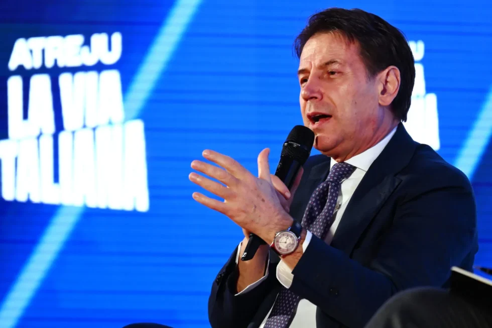 Giuseppe conte image photo