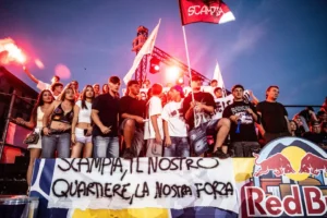 Il tifo di Scampia ha avuto un ruolo fondamentale nella la vittoria di Red Bull King D'O Rione 2026 (Credit: Giacomo Cosua / Red Bull Content Pool)