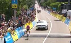 Ciclismo, Tour Auvergne-Rhône-Alpes, prima tappa a Alex Baudin