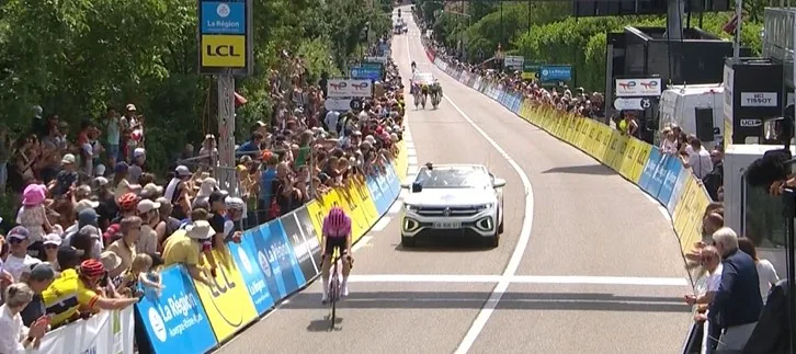 Ciclismo, Tour Auvergne-Rhône-Alpes, prima tappa a Alex Baudin