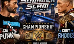 Grafica promozionale di SummerSlam con CM Punk e Cody Rhodes uno di fronte all'altro per il World Heavyweight Championship.