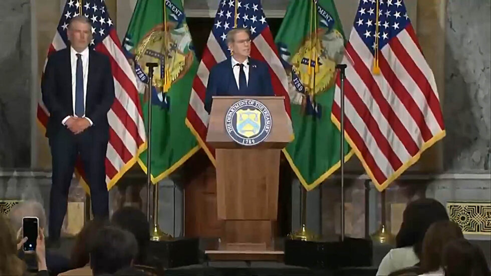 Il segretario del Tesoro Scott Bessent annuncia il Operation Economic Outcast contro l'Iran
