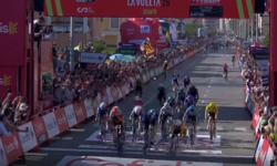 Vuelta Spagna: Coquard vince la frazione. Pogacar si ritira