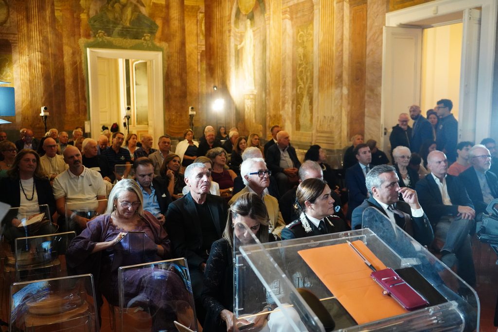 A Villa Campolieto si è svolta la cerimonia della Medaglia d’Argento dei Vigili del Fuoco “Carlo La Catena”