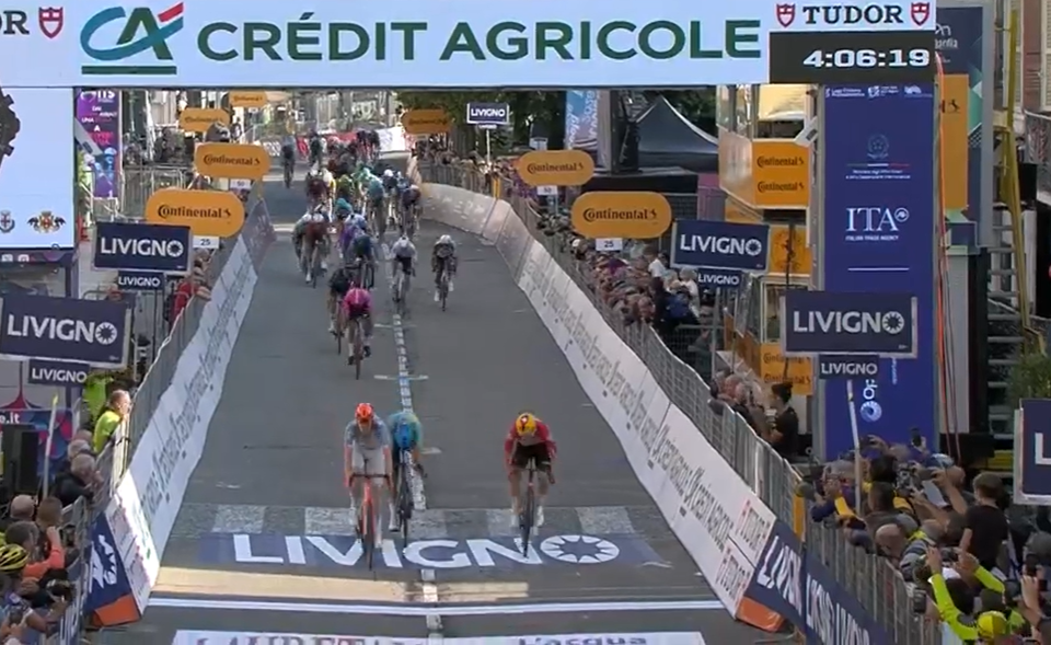 Gran Piemonte, Dorian Godon trionfa! Terzo Alberto Bettiol
