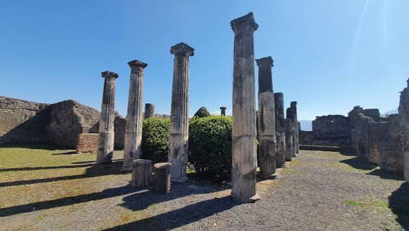 Il passato che ci parla: cosa può insegnarci la terra di Pompei sulla nostra paura del futuro